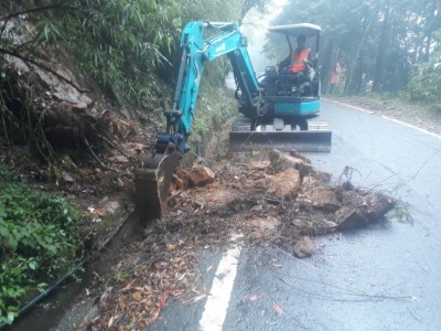 大雪山林道12.3k落石清疏