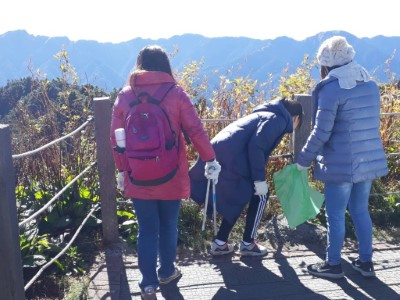 活動的成員希望以行動還給合歡山清新的面貌