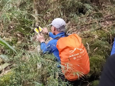 白姑大山登山路線沿途設置路程標示