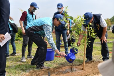 機關攜手 共同植樹