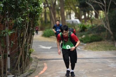 負重跑走增加難度