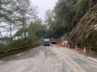 大雪山林道落石清理完成，恢復雙向通行