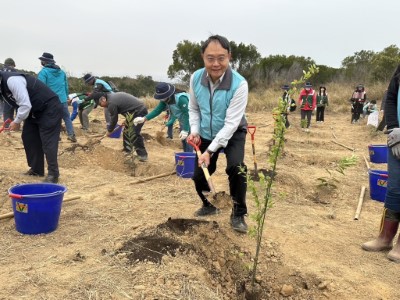 親手植樹