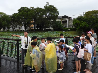 解說東勢林業文化園區的鳥類