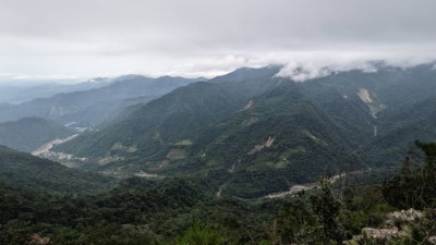 東卯山步道遠眺山景