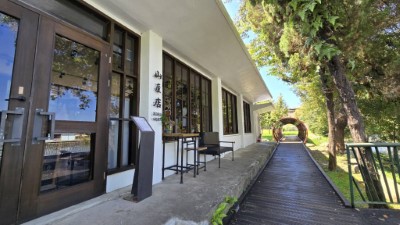 施工期間貯木池環池步道、大雪山林業直販所-山產店仍開放提供服務