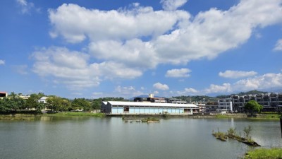 遊客諮詢站暫時移設至修理工廠，並於修理工廠前廣場設置大、小客車停車格