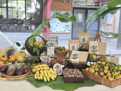 表揚會現場展示農友用心栽種的友善食蛇龜農產品