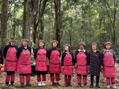 松鶴文健站長者以族語吟唱泰雅歌曲
